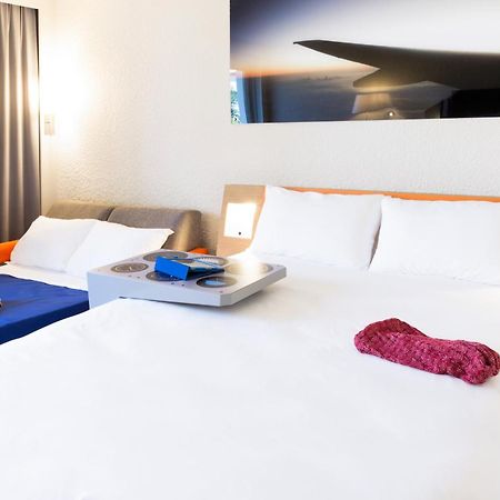 Отель Ibis Styles Marseille Aeroport Витроль Экстерьер фото